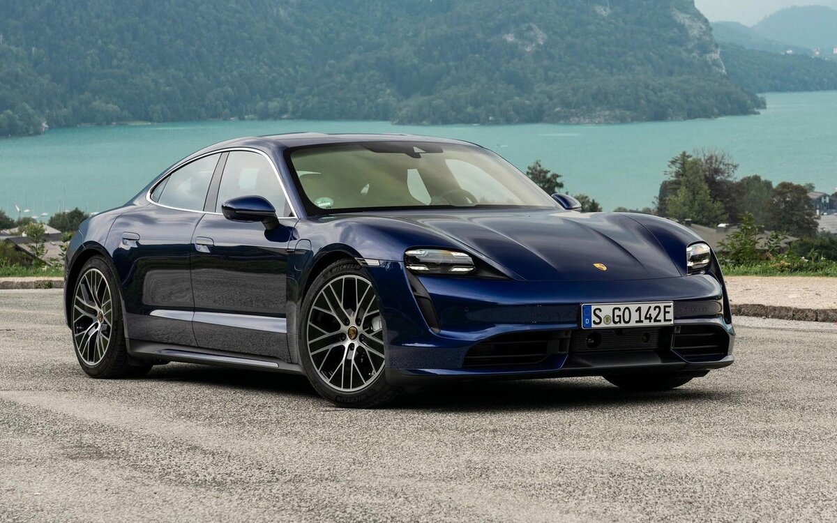 Porsche Taycan занимает вторую строчку в рейтинге самых популярных электромобилей в России (по состоянию на 1 января 2022 года) - фото с сайта https://foto.carexpert.ru