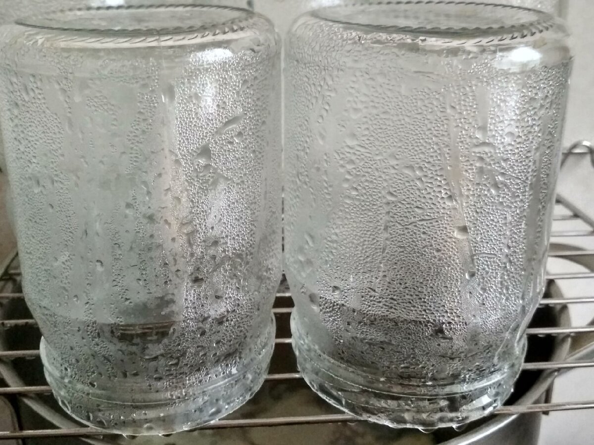 Стерилизация банок. Фото автора.