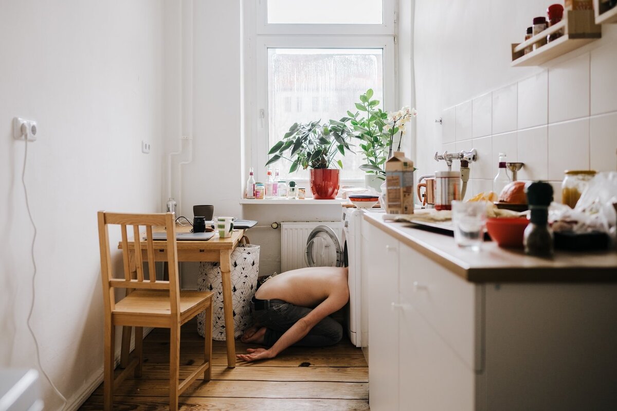     Почему врачи советуют мыть голову дважды?