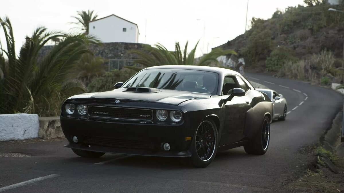 Dodge Challenger SRT-8
