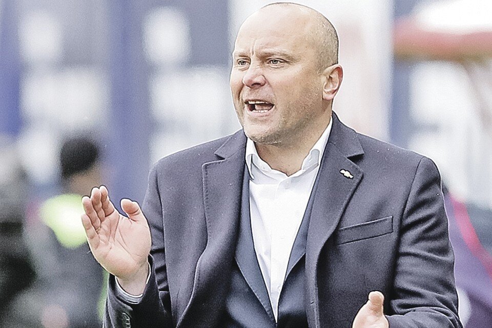     Тренер Дмитрий Хохлов возмущен политикой ФБ. Фото: Михаил ДЖАПАРИДЗЕ/ТАСС