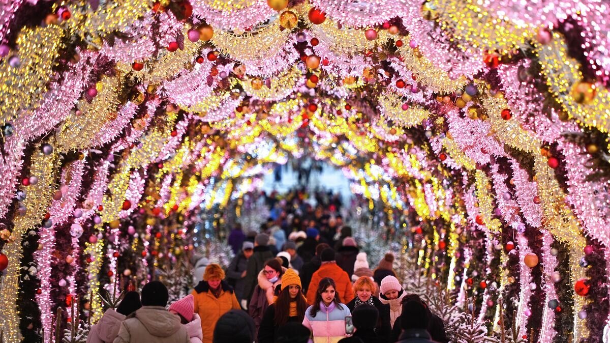    Праздничное украшение Москвы к Новому году © РИА Новости / Рамиль Ситдиков