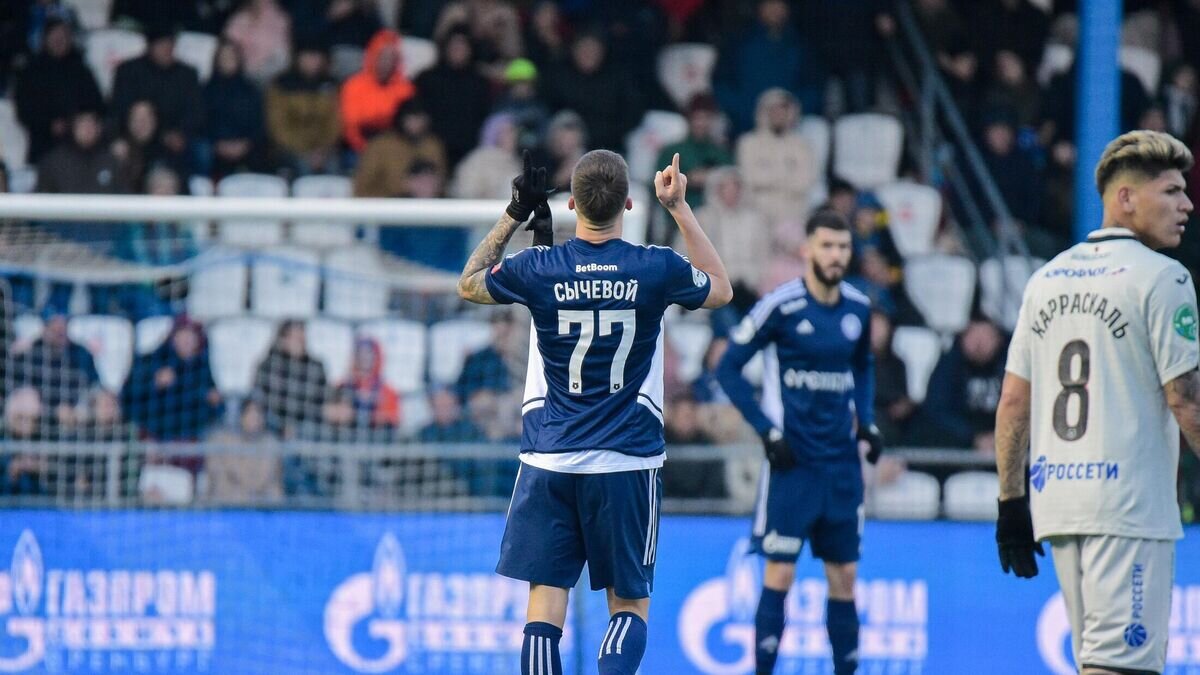    Футболист "Оренбурга" Владимир Сычевой© Фото : Пресс-служба ФК "Оренбург"