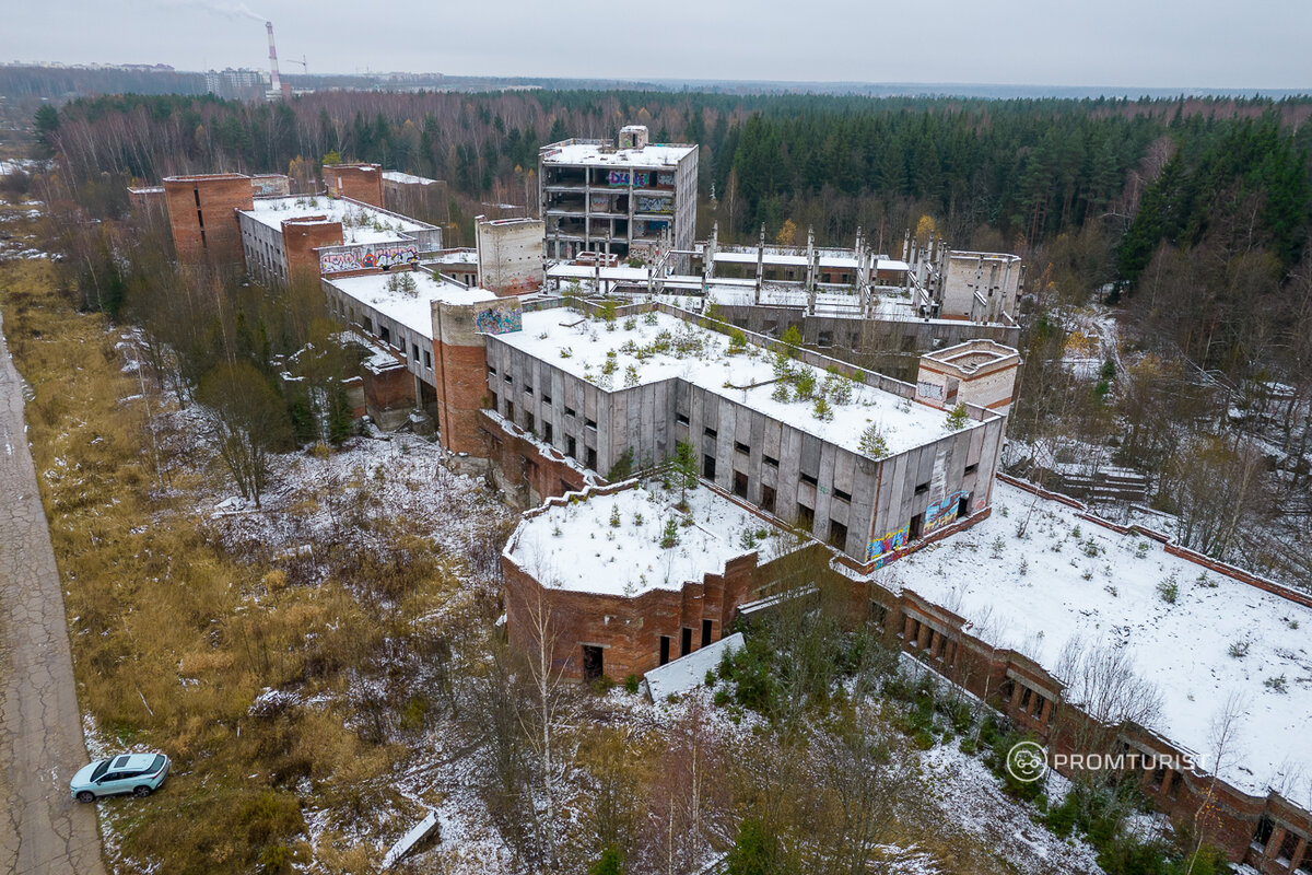 «Хотьковский стукач». Жутковатая легенда огромной заброшенной больницы 😱☠️🏚