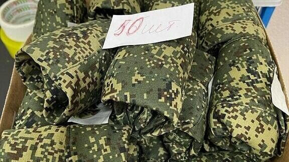     Женщины днем трудятся на основной работе, а вечером садятся за швейные машинки. «Шьем для наших» — так называется акция, к которой присоединись горожанки.