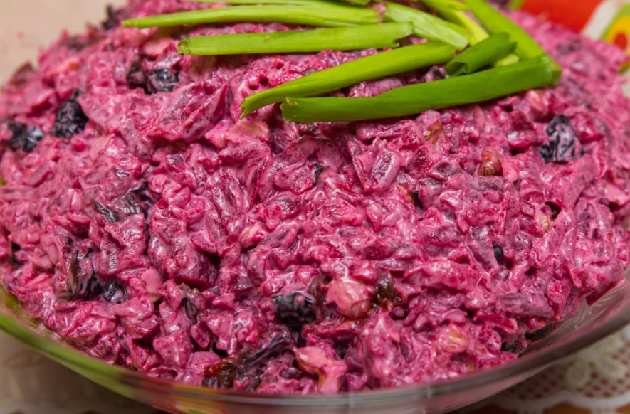Салат из свеклы с черносливом, пошаговый рецепт с фото на ккал
