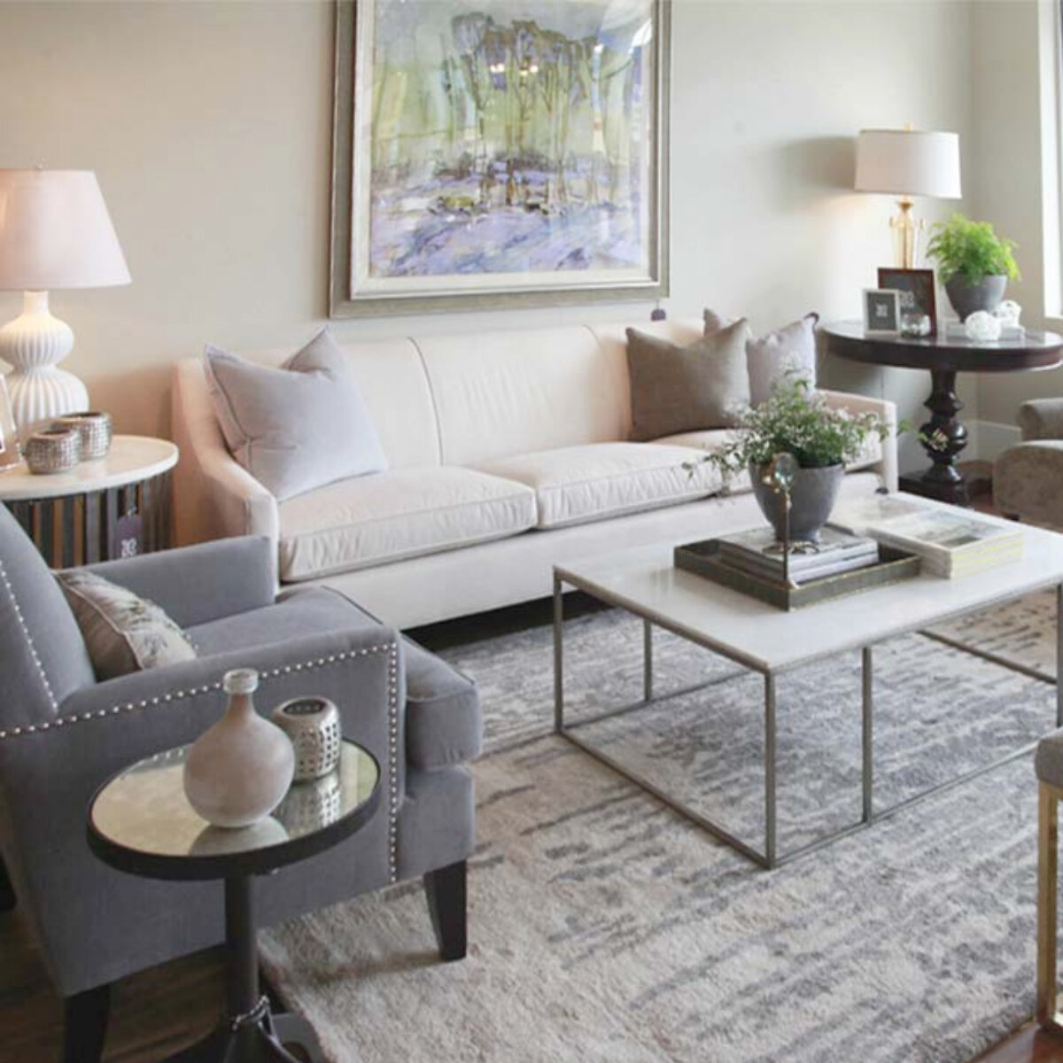 Современный интерьер. Металл и ткани. Фото 2.