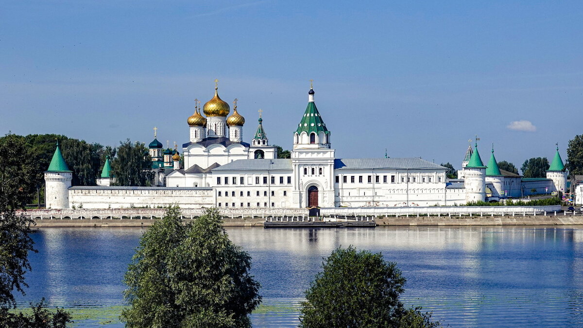 Ипатьевский монастырь кострома фото
