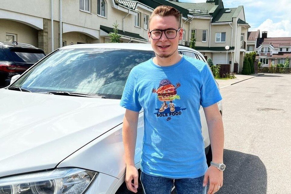     Влад Кобяков скоро встретится со своими белорусскими фанатами. Фото: соцсети.