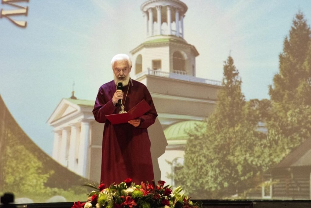 Восстановление памятника царю-освободителю Александру II, часовни, вблизи которой он находится, и, что особенно важно, самой Церкви святой Екатерины – во многом заслуга протоиерея Николая Тетерятникова