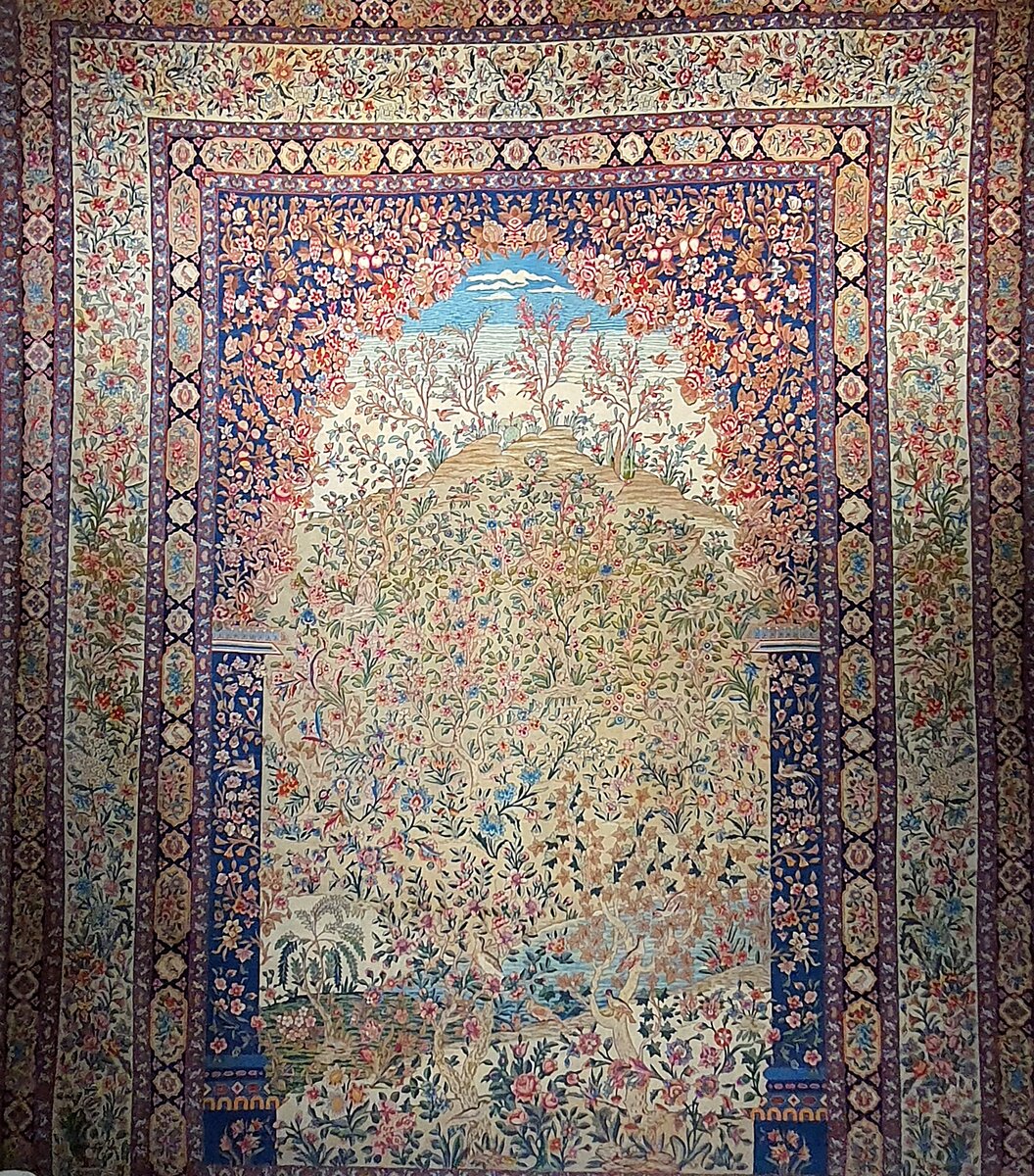 Принцип Четыре Сада заложен и в сюжетах Персидских ковров.