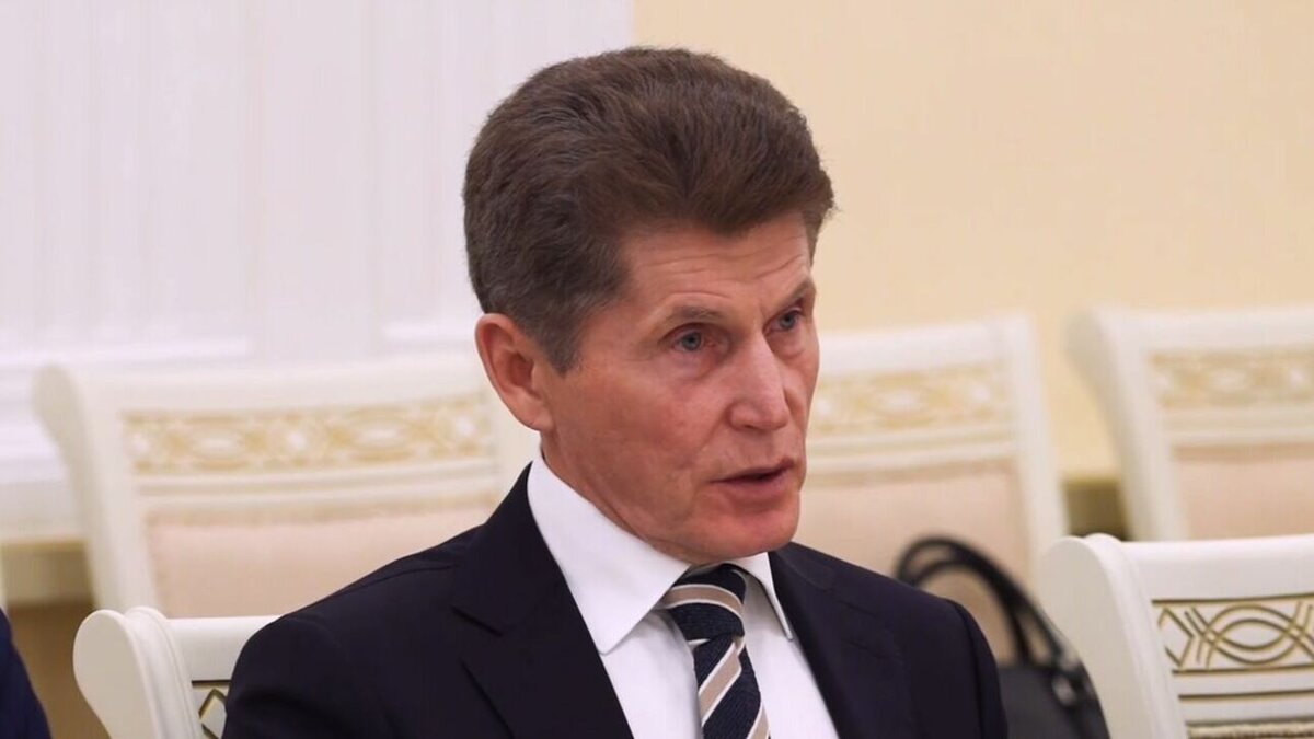     Губернатор Приморского края Олег Кожемяко обсудил с руководством Брестского ОИК Республики Беларусь возможность стать городами-побратимами. Он отметил, что между двумя муниципалитетами много общего — например, известные исторические личности и традиции.