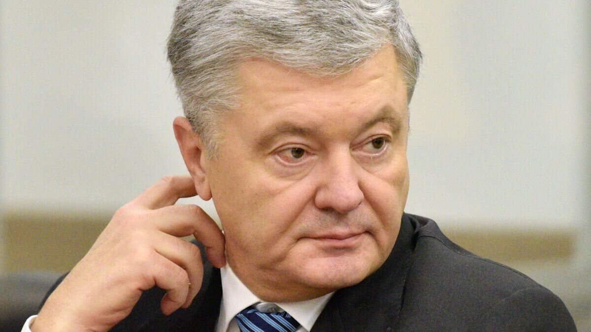    Бывший президент Украины Петр Порошенко в здании Киевского апелляционного суда© РИА Новости / Стрингер