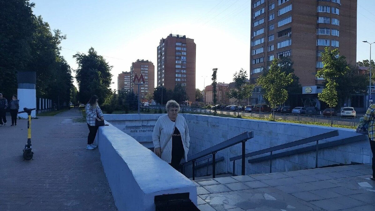     Навесы над сходами в нижегородское метро планируется установить в этом году. При этом подрядчиков, готовых выполнить работы, до сих пор не начали искать. Об этом NewsNN рассказали в МП «Нижегородское метро».