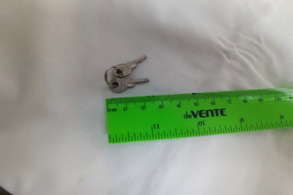    Челябинские медики достали из желудка годовалого ребенка связку ключей