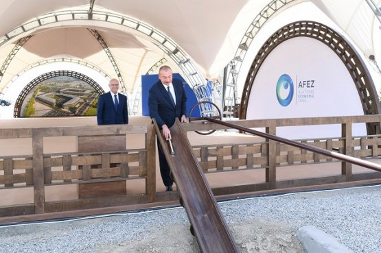 Фото с сайта president.az