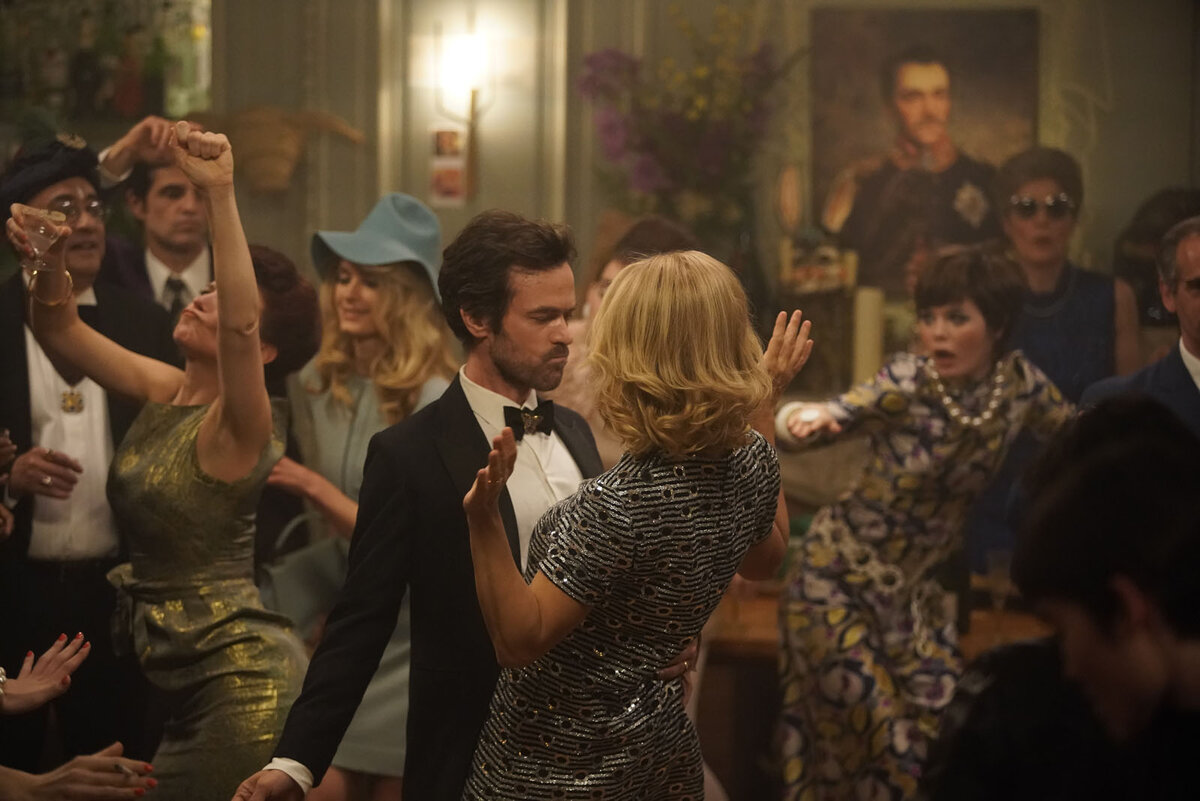 Эта безумная любовь 2022. Джефф бриджес и мэгги джилленхол. Безумная любовь дорама корея. Безумная драма. Кирстен данст безумная и прекрасная.