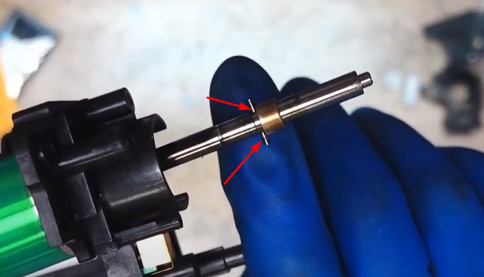 Фото 71. Выкручиваем указанные винты