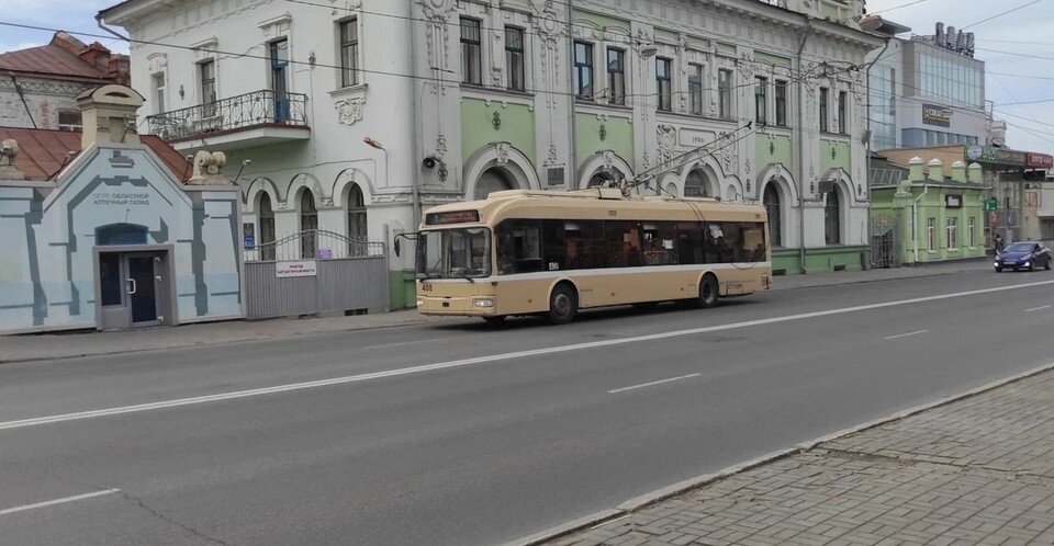     Новая схема движения понадобилась из-за неудобства выезда троллейбусов из кармана. Ксения Высотина