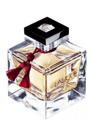 Lalique Le Parfum Lalique - это аромат для женщин, принадлежит к группе ароматов восточные. Lalique Le Parfum выпущен в 2005. Парфюмер: Dominique Ropion. Верхние ноты: Индийский лавр, Бергамот и Розовый перец; ноты сердца: Жасмин и Гелиотроп; ноты базы: сандал, Бобы тонка, пачули и ваниль.