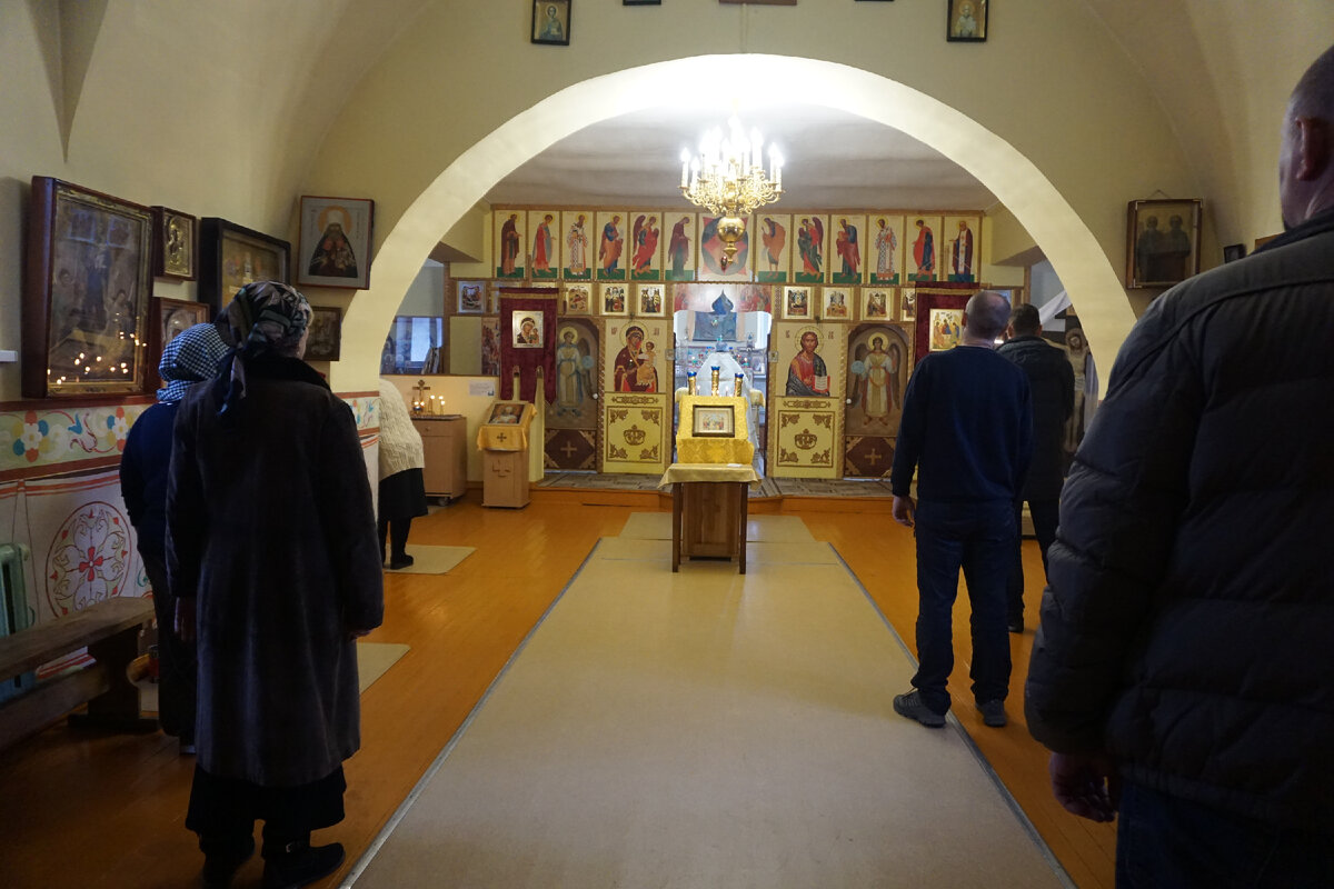 Литургия в сельском храме...