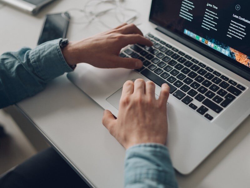    На российские ноутбуки F+ предустановят ОС «Альт» на ядре Linux