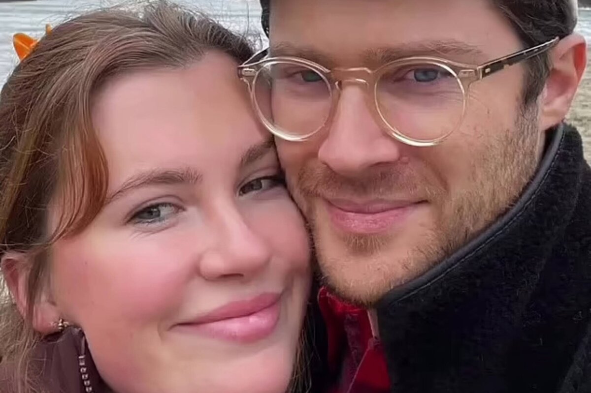     «Я беременна!»: 27-летняя дочь Алека Болдуина и Ким Бейсингер ждет первенца от музыканта