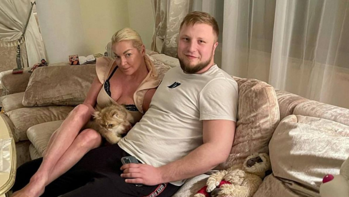 Фото Анастасии с будущем мужем