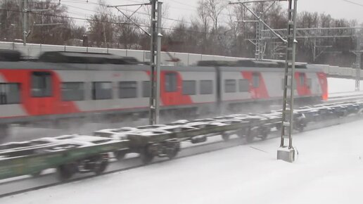 Ласточка протаранила. Авария ласточки поезда РЖД. Ласточка поезд обгоняет. Механизм поезда Ласточка.