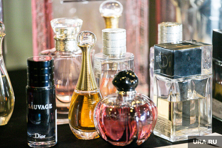    При выборе парфюма нужно обращать внимание на внешний вид и информацию на упаковке