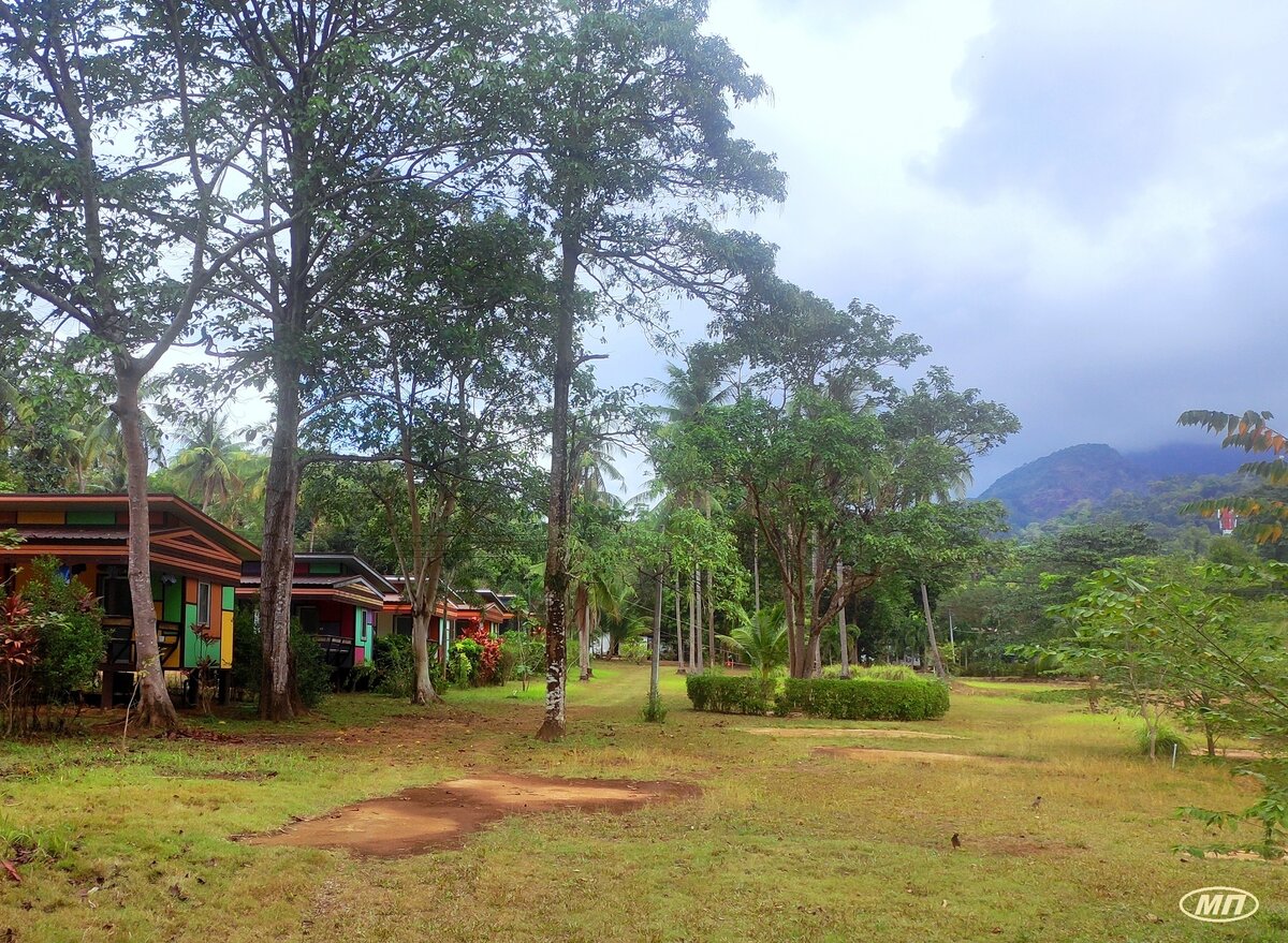 Территория отеля "Fine Times Resort"