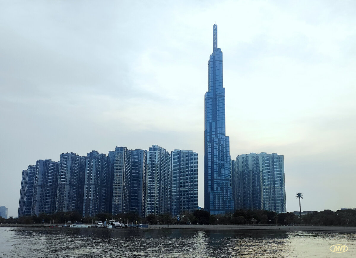 Landmark 81. Высота 461,2м