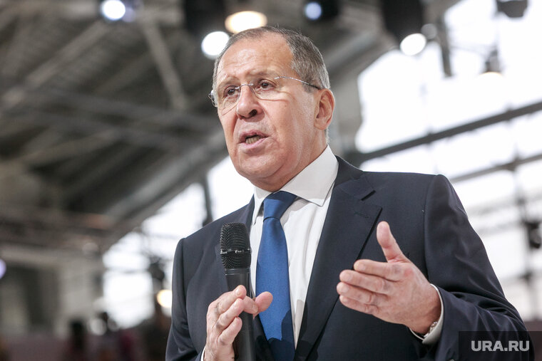    По мнению Сергея Лаврова, Запад заинтересован в протестах в Грузии