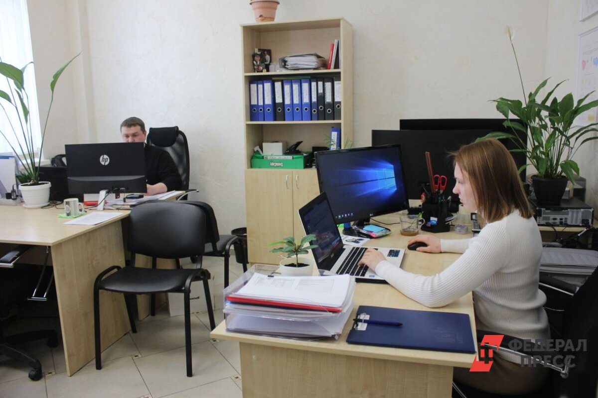 Некоторые работодатели могут кого-то сократить, чтобы появился источник повышения зарплаты другим.  Фото: Nikolay Gyngazov / Global Look Press / globallookpress.com