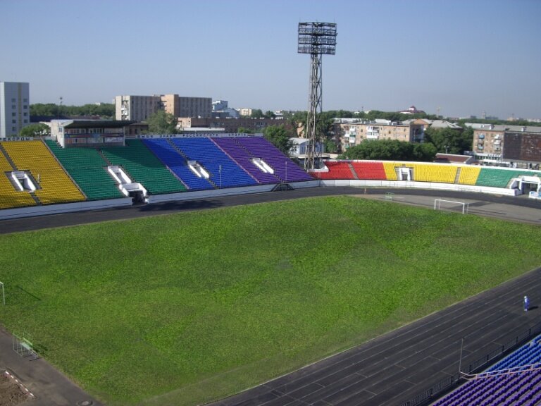 Трибуны стадиона "Саяны" в Абакане пусты уже более 20 лет