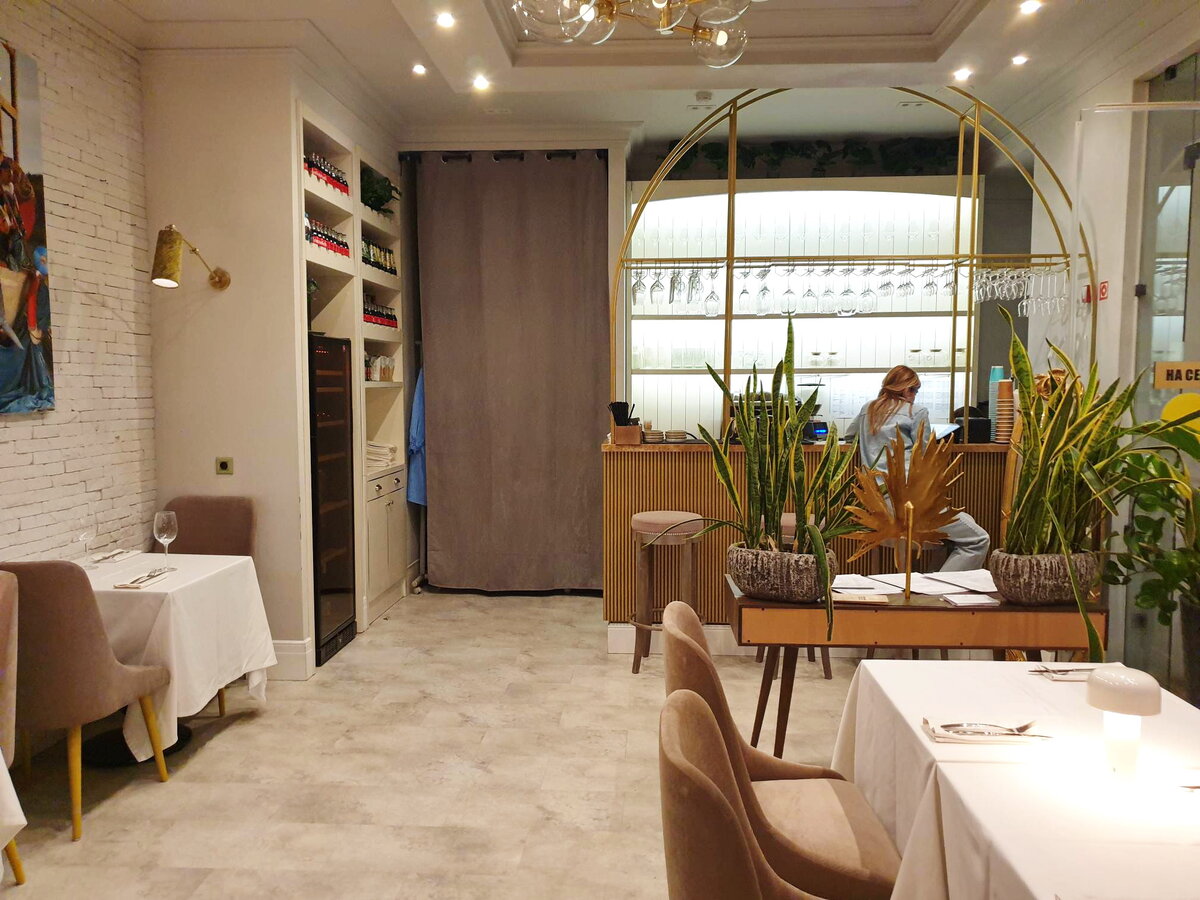 Вид на барную стойку