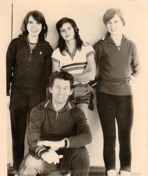    Капитолина Лотова (в центре) и её наставник Виктор Степаненков Елена Власова