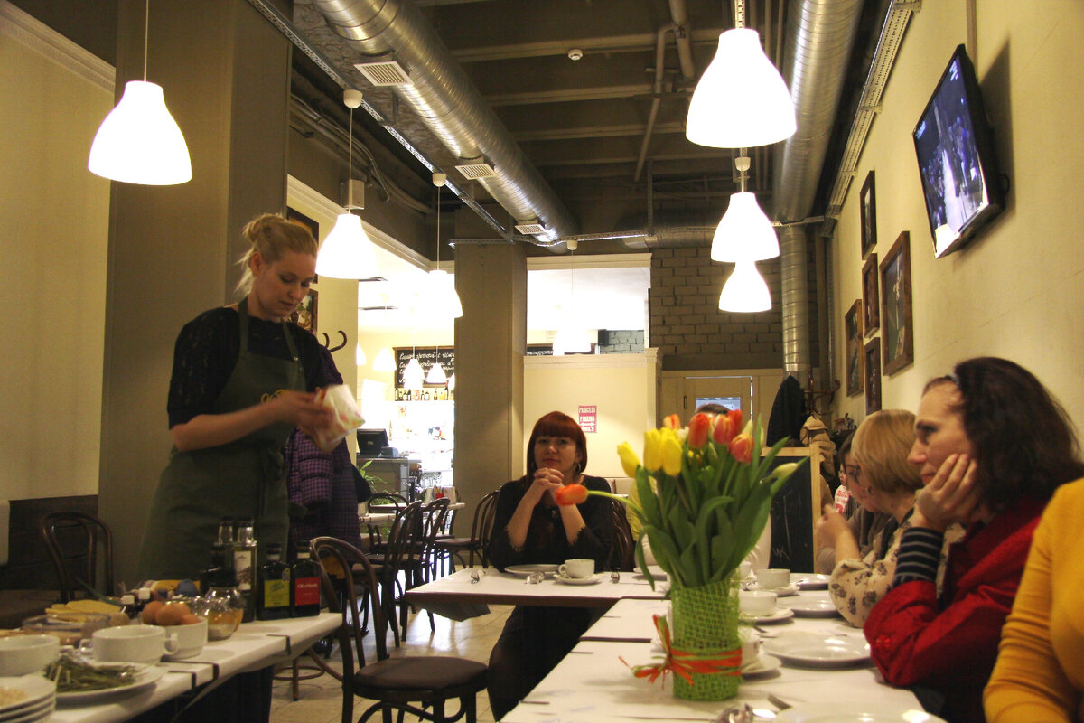 Мастер класс по приготовлению крема для лица на основе оливкового масла. Тематическое мероприятие - завтрак с друзьями. Бюджет 500 рублей. Фото Людмилы Шевцовой.