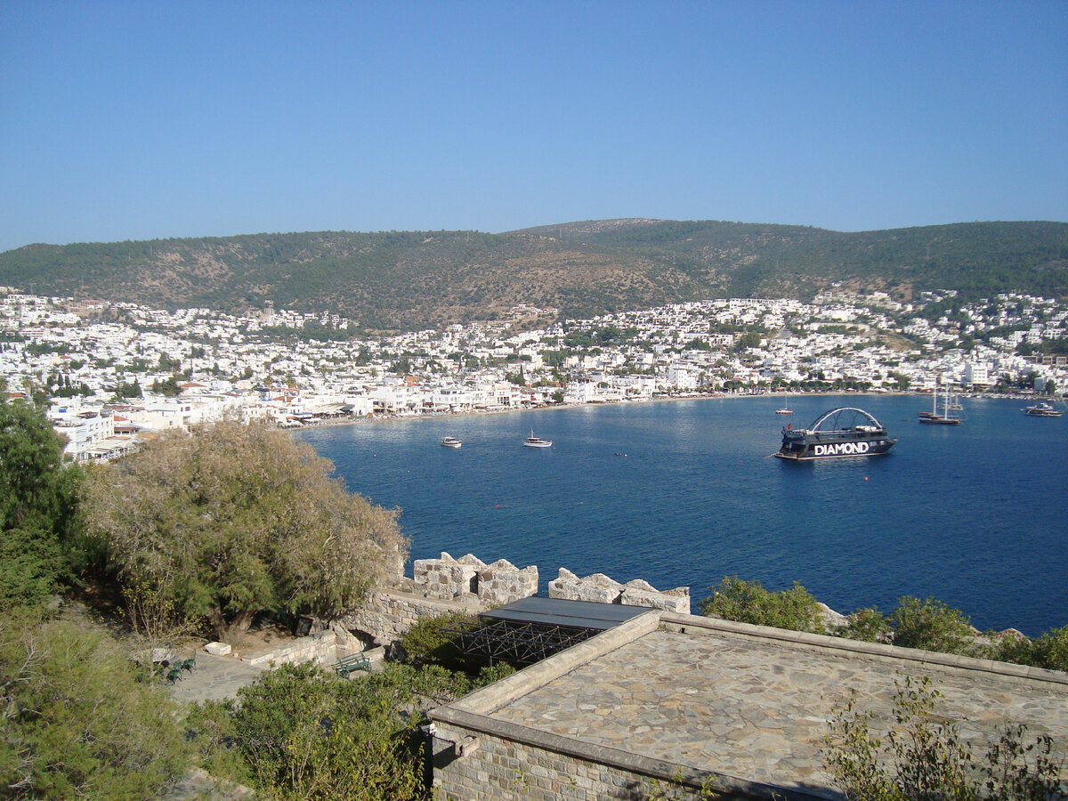 Вид на город с одной из башен Замка Святого Петра. Все фото из личного архива. 