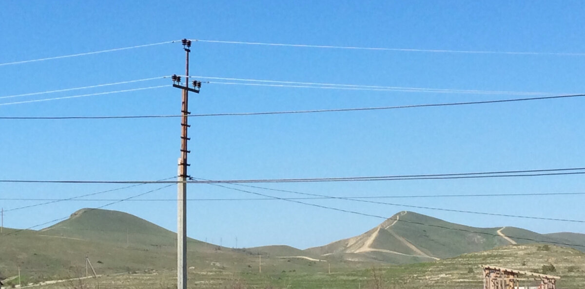 Вот и видна тропа на Коктебель почти на всём протяжении, густой туман скрывал ее почти весь июнь, но она никуда не делась - вот она!