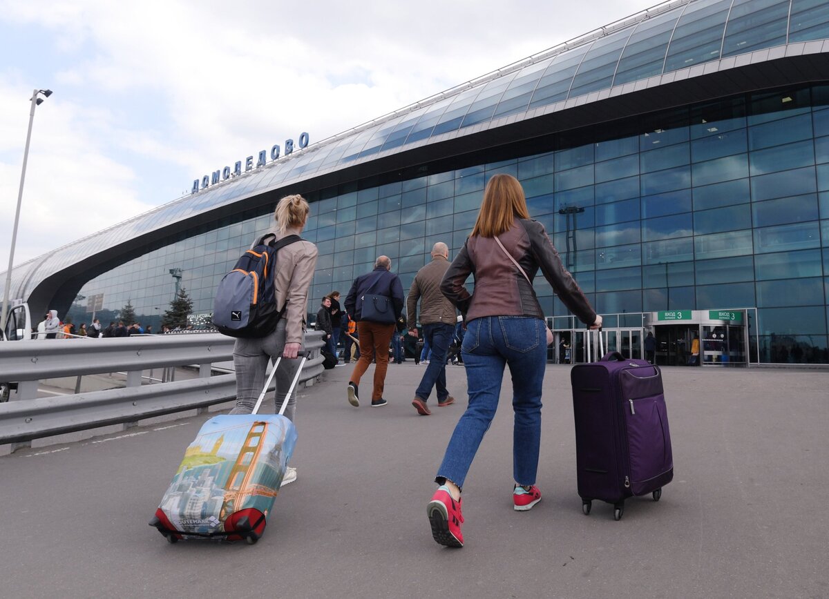 Нужно ли покупать страховку вместе с туром? /Фото: pbs.twimg.com