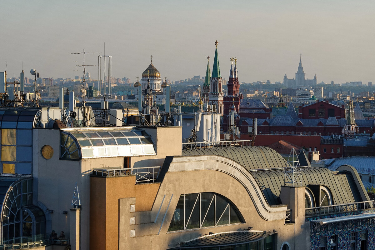 Храм Христа Спасителя, Иверские ворота, Исторический музей