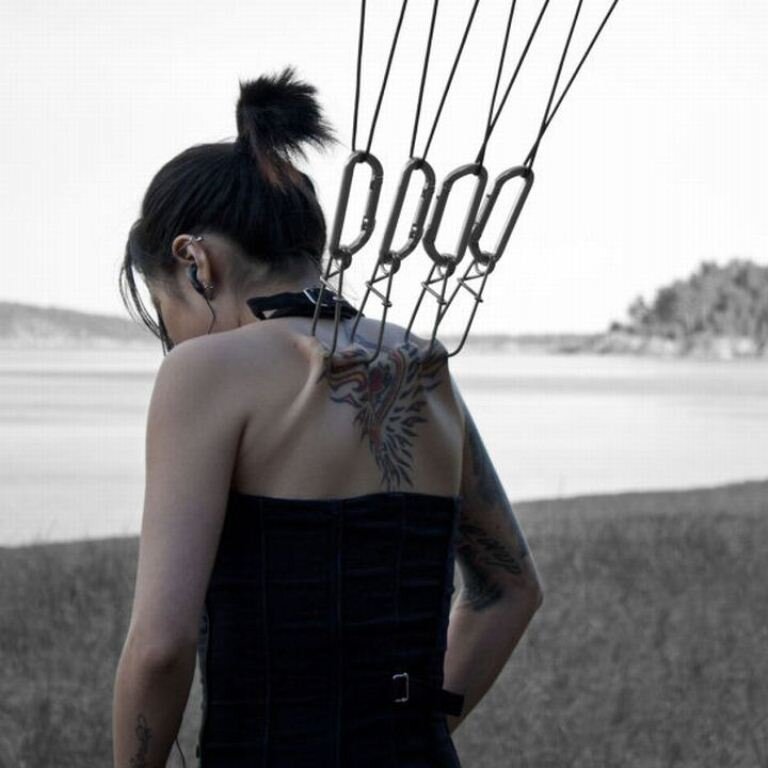 повешенный на крючок