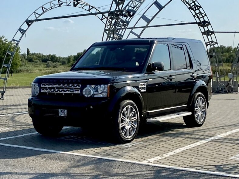 Рендж ровер чья машина. Range rover 2011. Рендж ровер вог 2009. Машина range rover. Ленд ровер гибрид.
