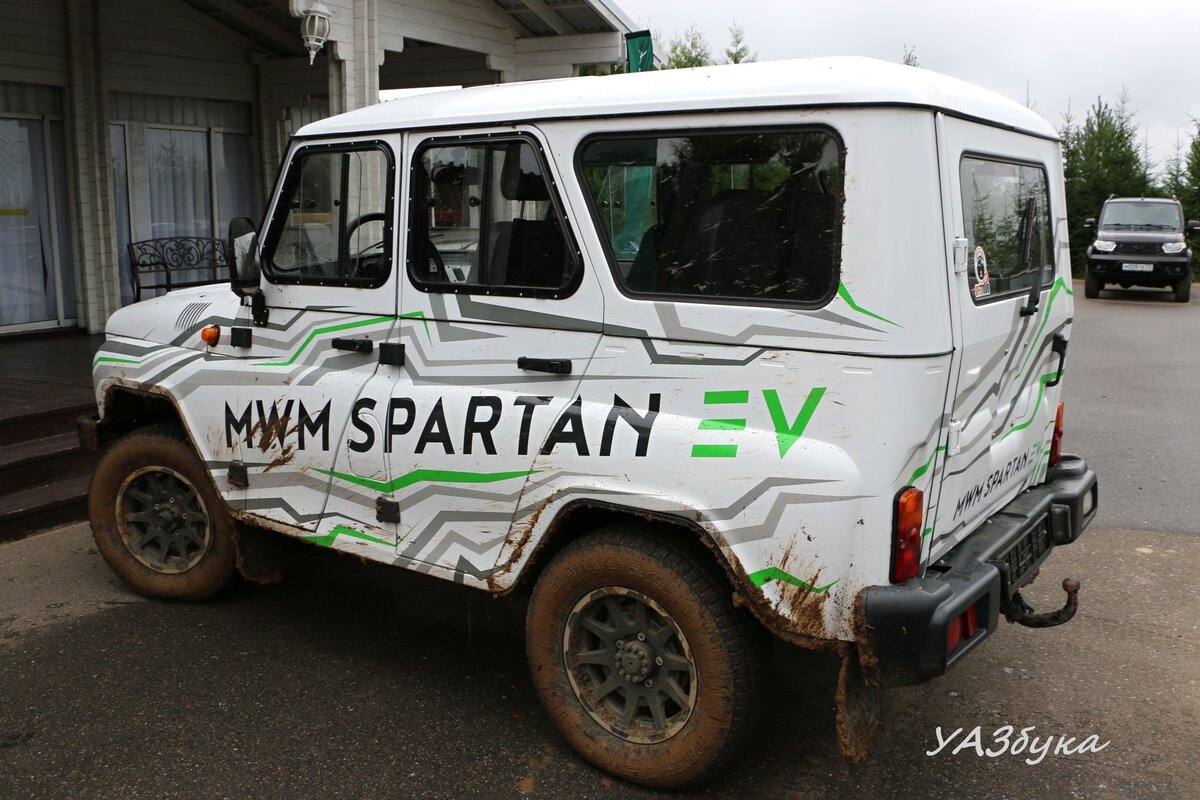 По бездорожью электрический УАЗ "валит" не хуже, а даже лучше бензинового собрата