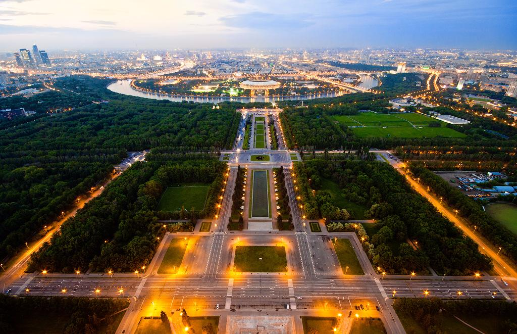 Парк Воробьевы горы, смотровая площадка в Москве, фото - Планета Дорог