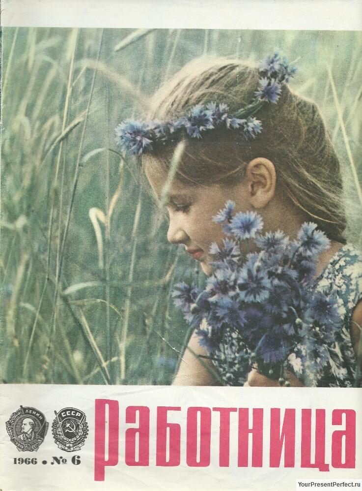 Девушка с васильками