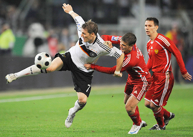 Швайнштайгер против Денисова и Зырянова. Источник: m.sports.ru