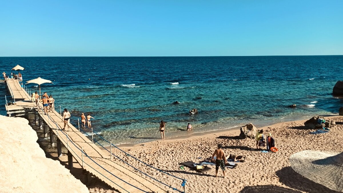Пляж и пирс отеля Otium Amphoras Family Beach 5*