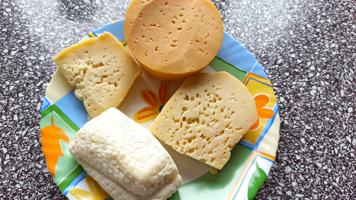 Чем отличается сыр от сырного